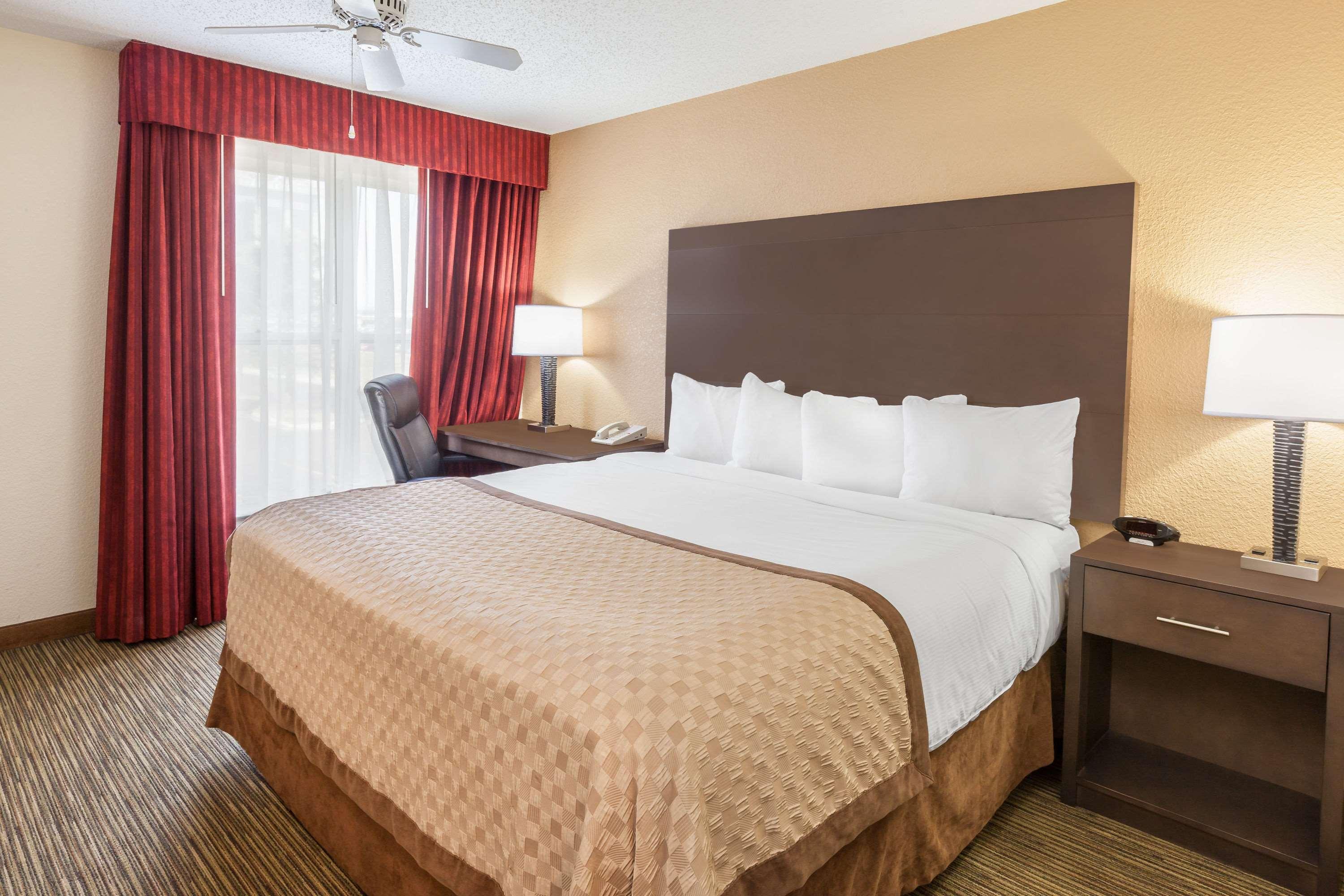Affordable Suites Of America Detroit-Warren Eksteriør billede