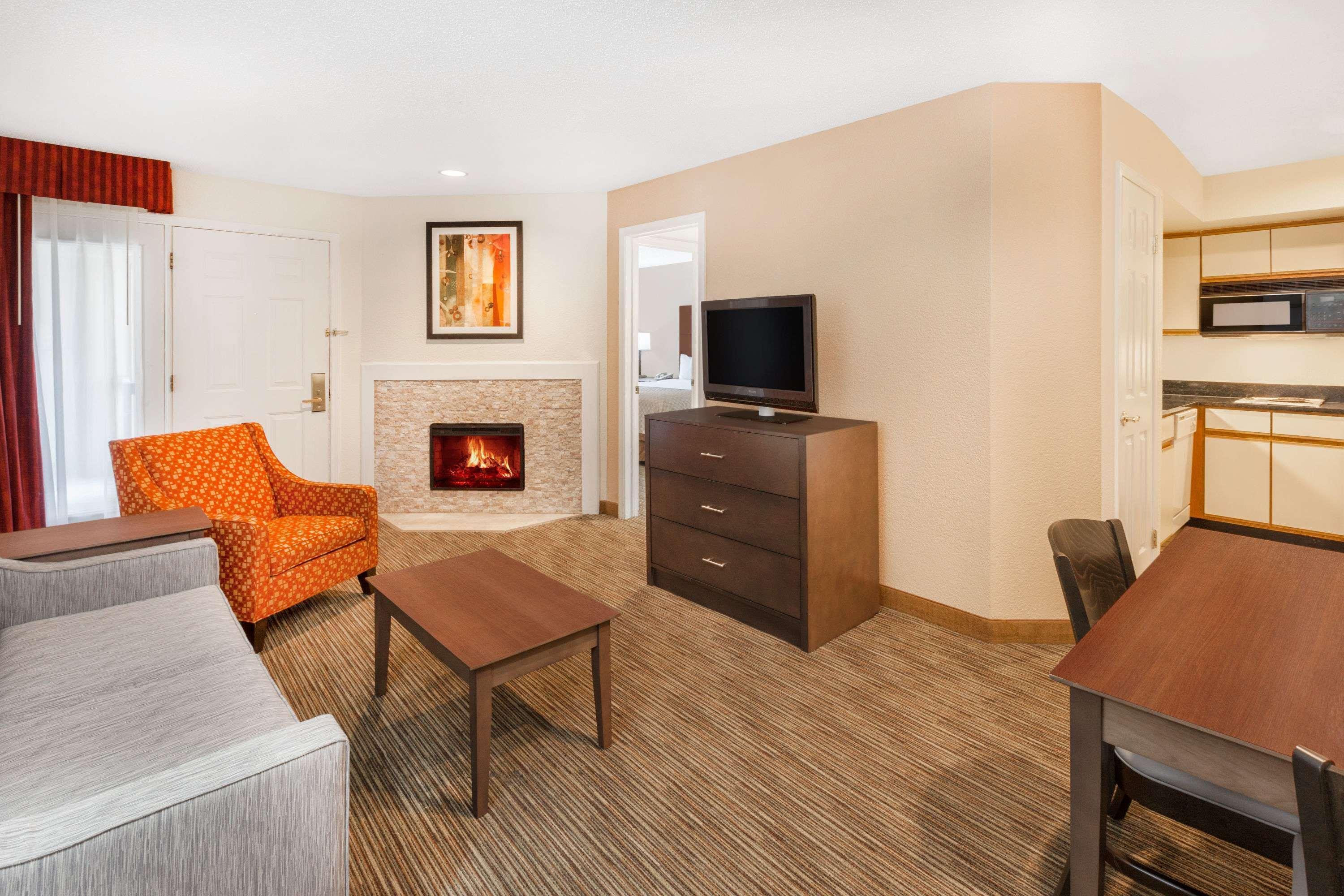 Affordable Suites Of America Detroit-Warren Eksteriør billede