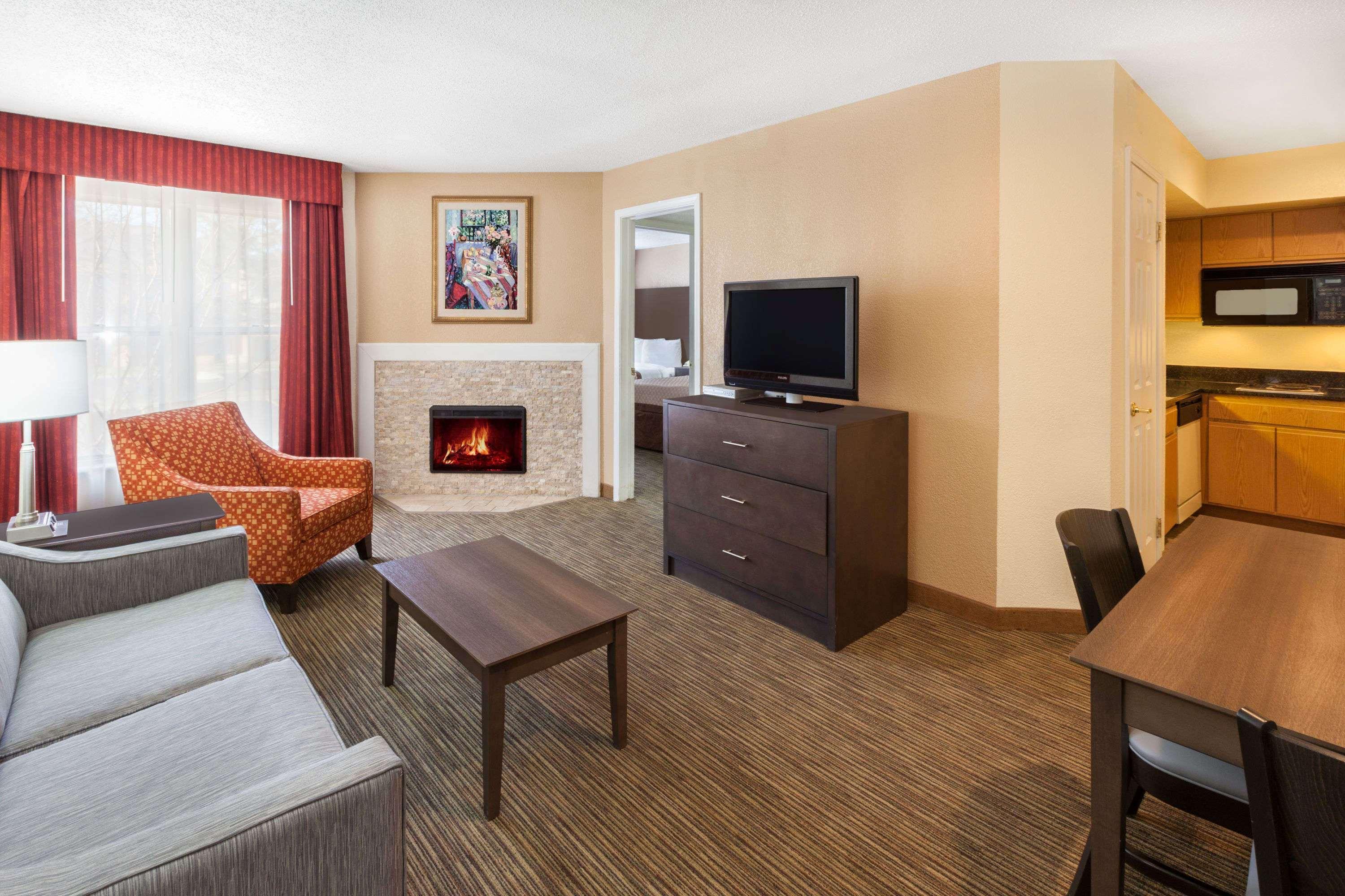 Affordable Suites Of America Detroit-Warren Eksteriør billede