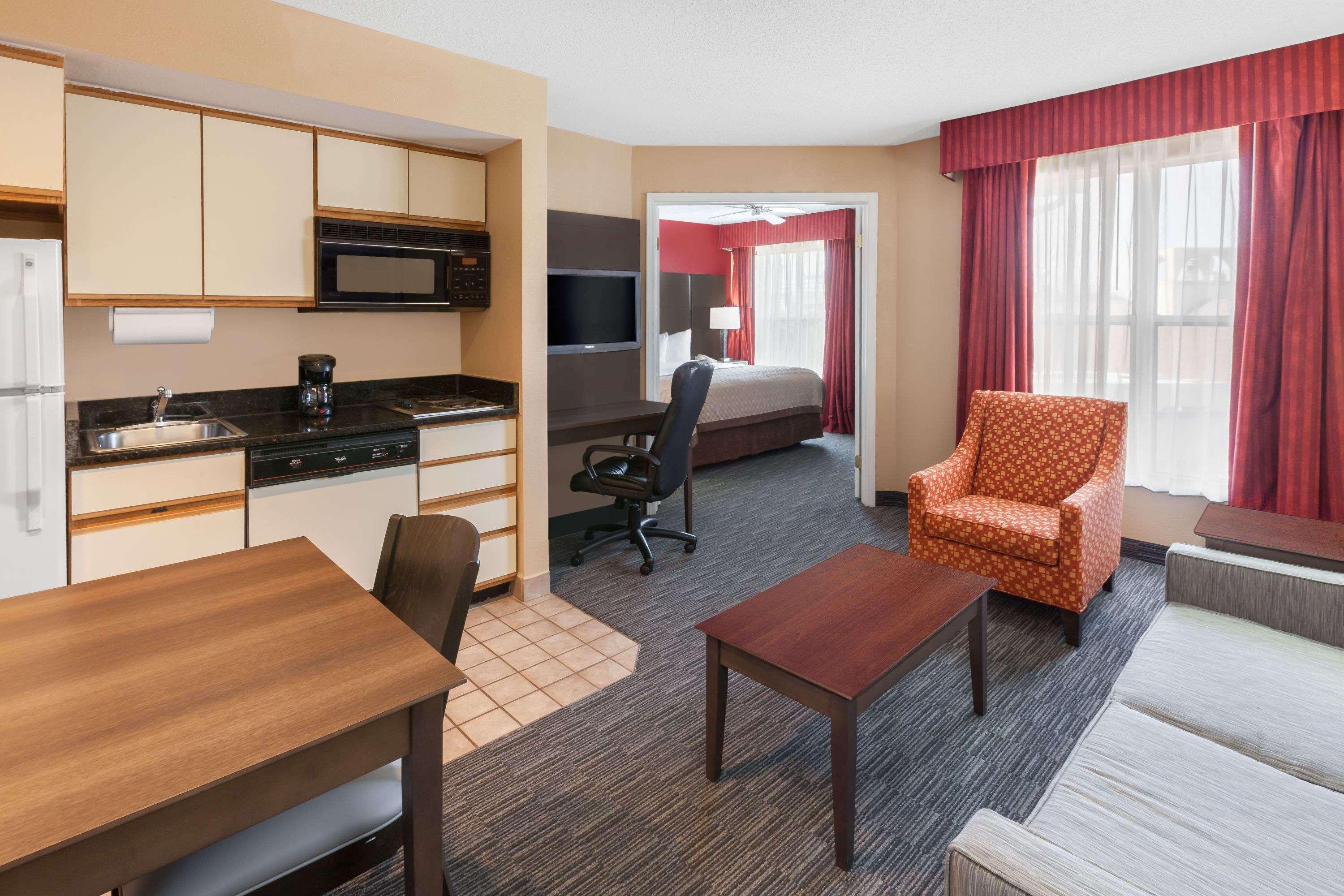 Affordable Suites Of America Detroit-Warren Eksteriør billede